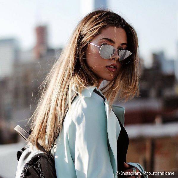 Veja as dicas para conseguir um efeito de sobrancelha perfeita no look e aproveite essa tendência em 2018! (Foto: Instagram @jourdansloane)